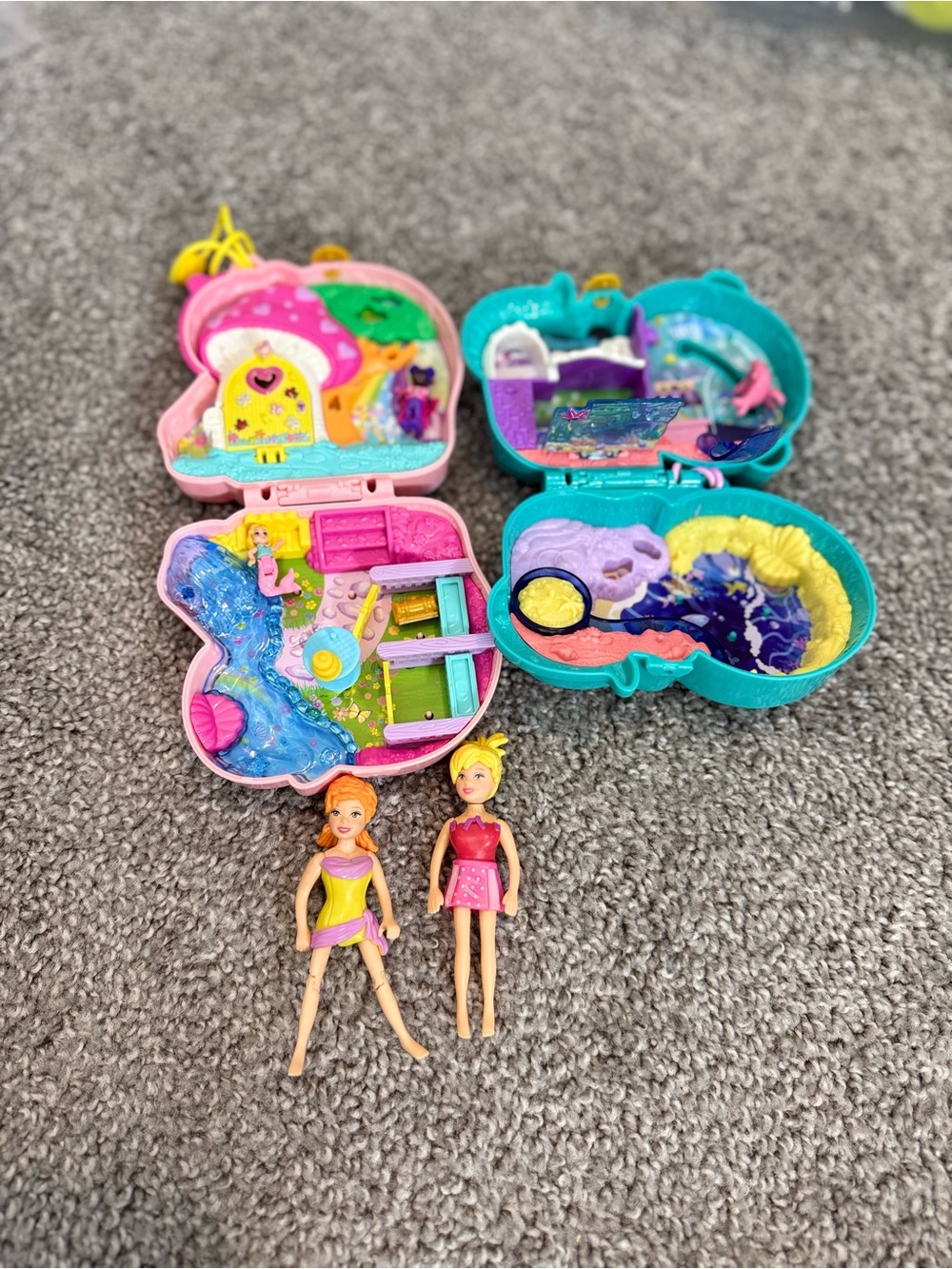 Polly Pocket Otter Aquarium Compact Set & Unicorn Forest Compact Set & 2 Polly’s - Picture 2 of 14